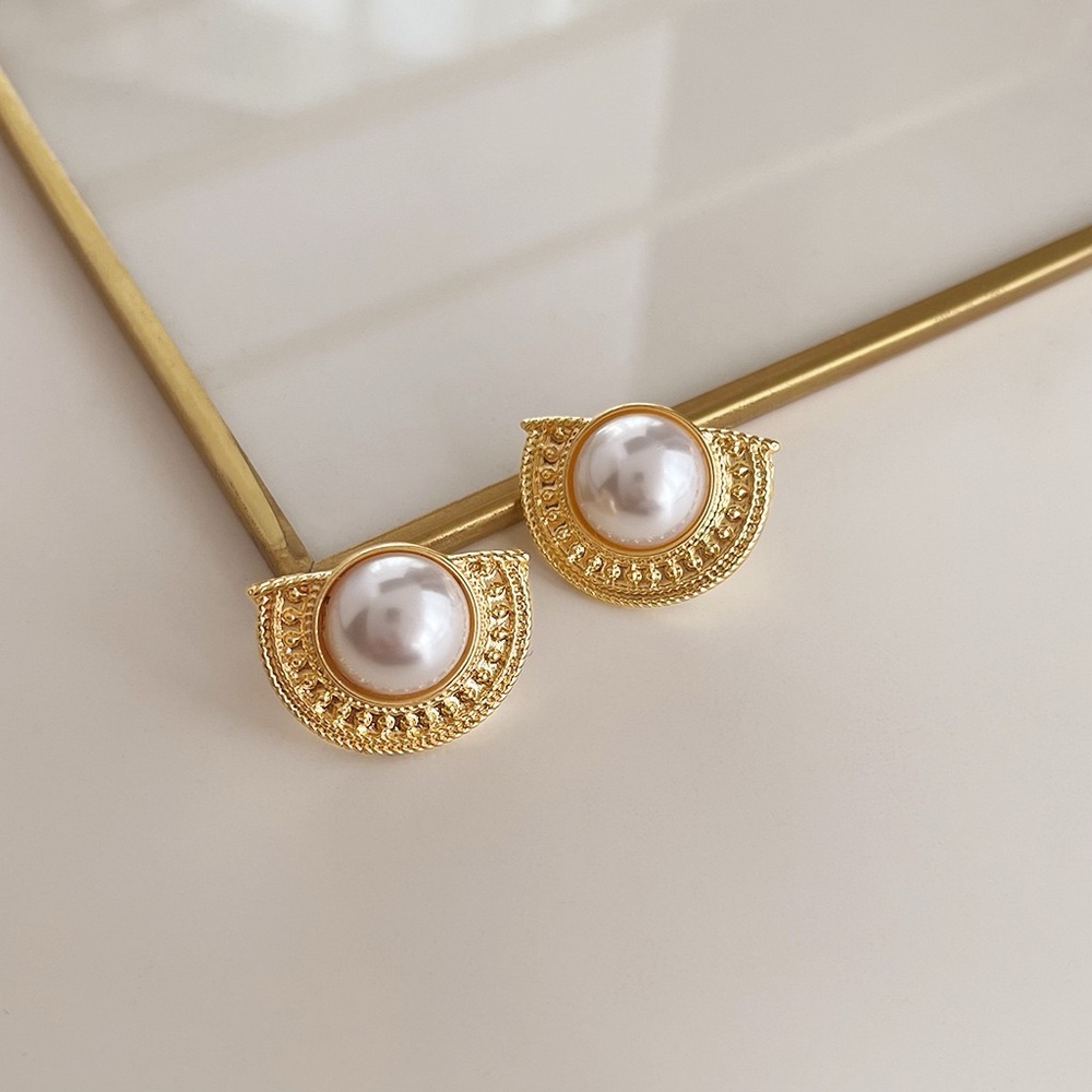 Vintage Antique Style Earrings With Silver Needle